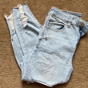 American Eagle Next Level Stretch Hi-Rose Jegging Crop. Size 4 Long. Light Wash.